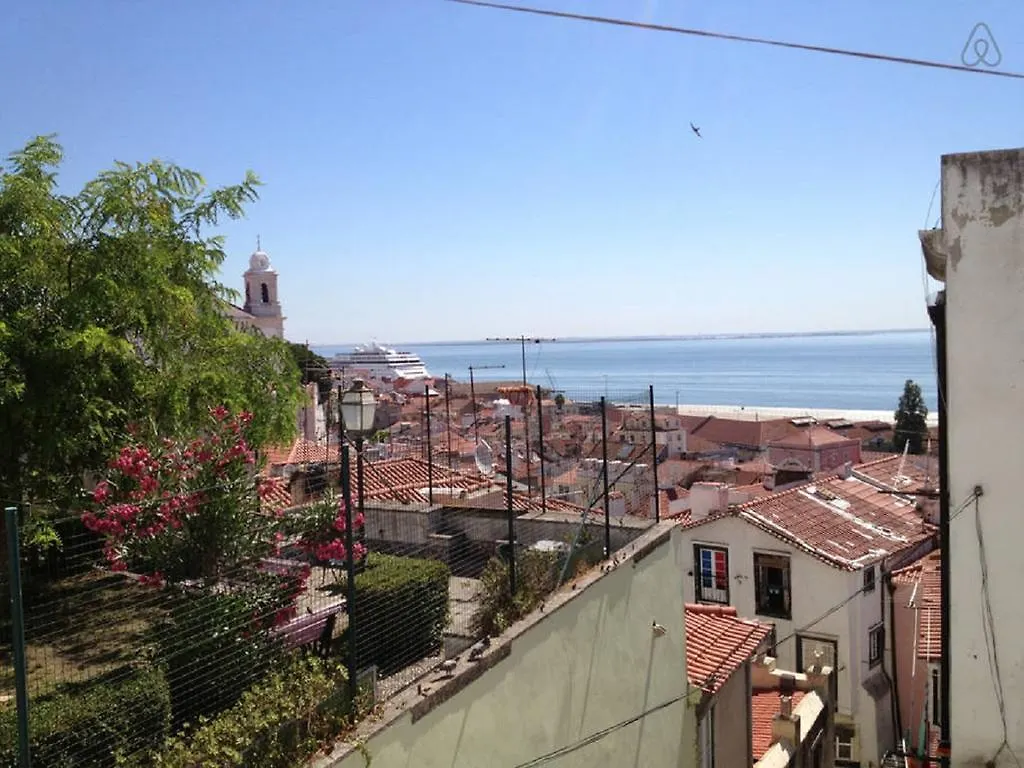 Cozy River View Alfama Apartment Lisboa