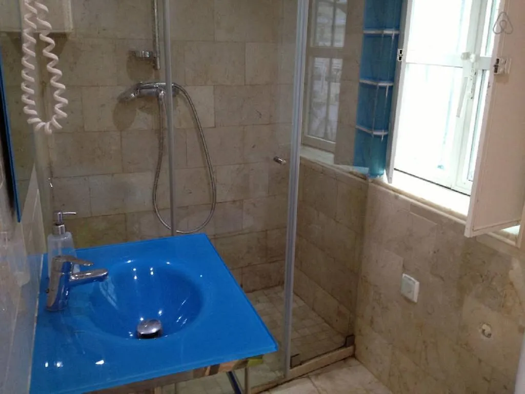 Cozy River View Alfama Apartment Lisbon